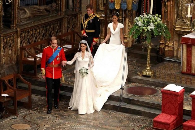 10 royal rules broken by Queen Elizabeth