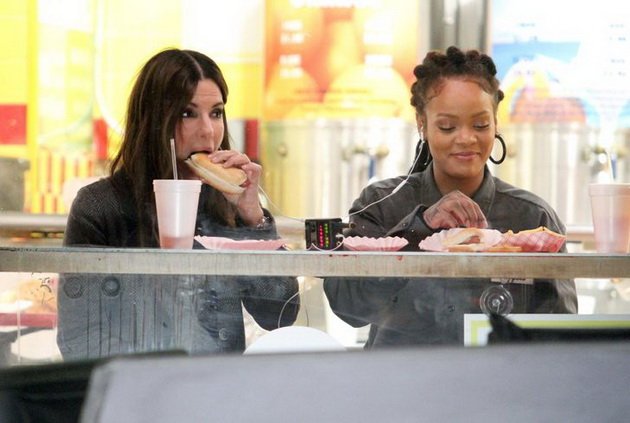 11 celebrities who have made millions but lead a normal life Sandra Bullock and Rihanna eat hot dogs