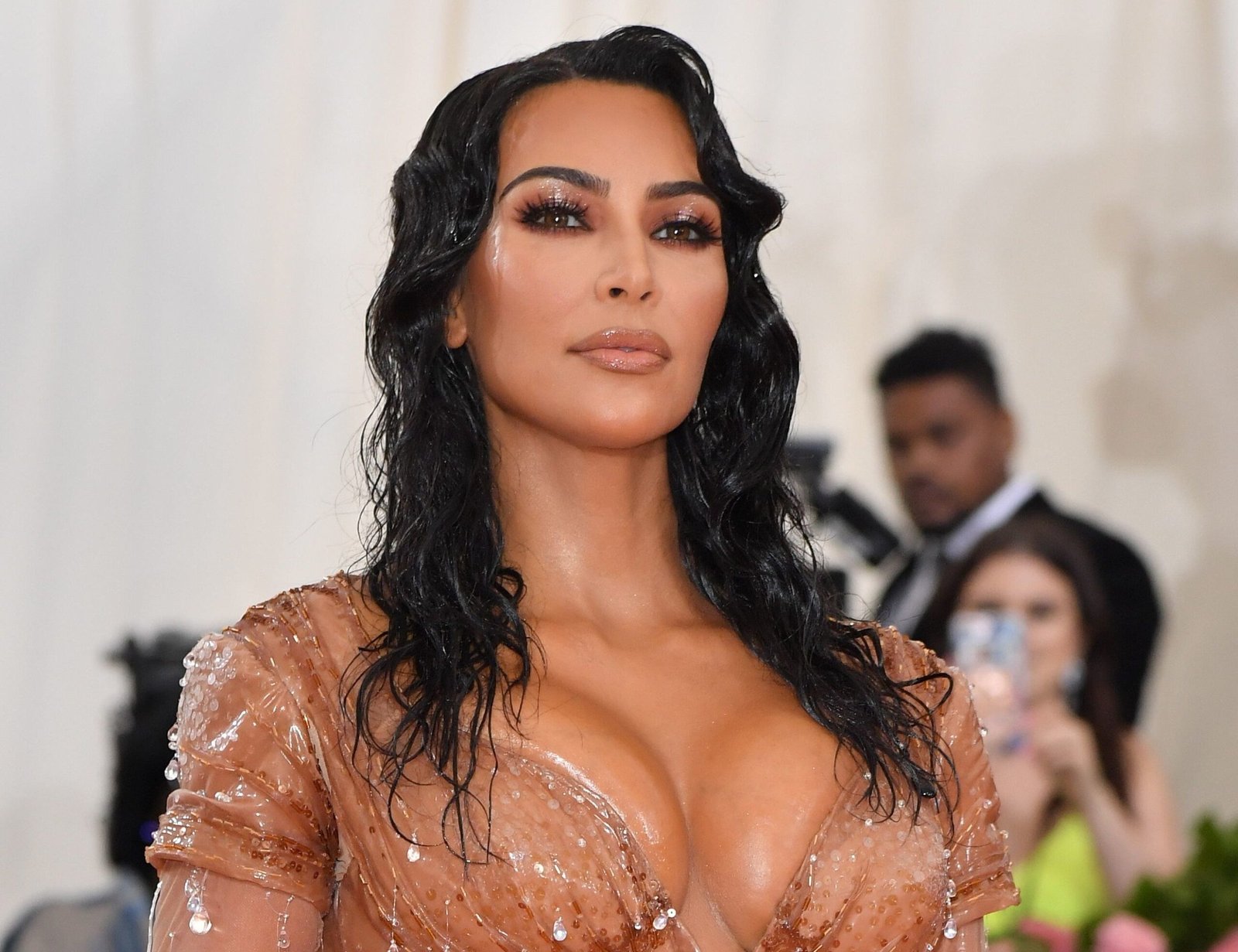 Who is courting Kim Kardashian after her divorce from Kanye West?