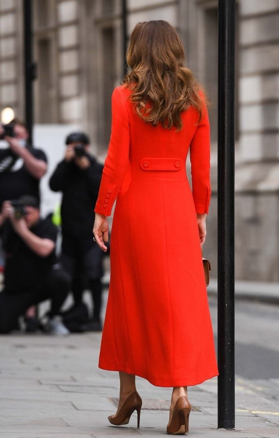 Kate Middleton in a striking red coat visited a gallery in London