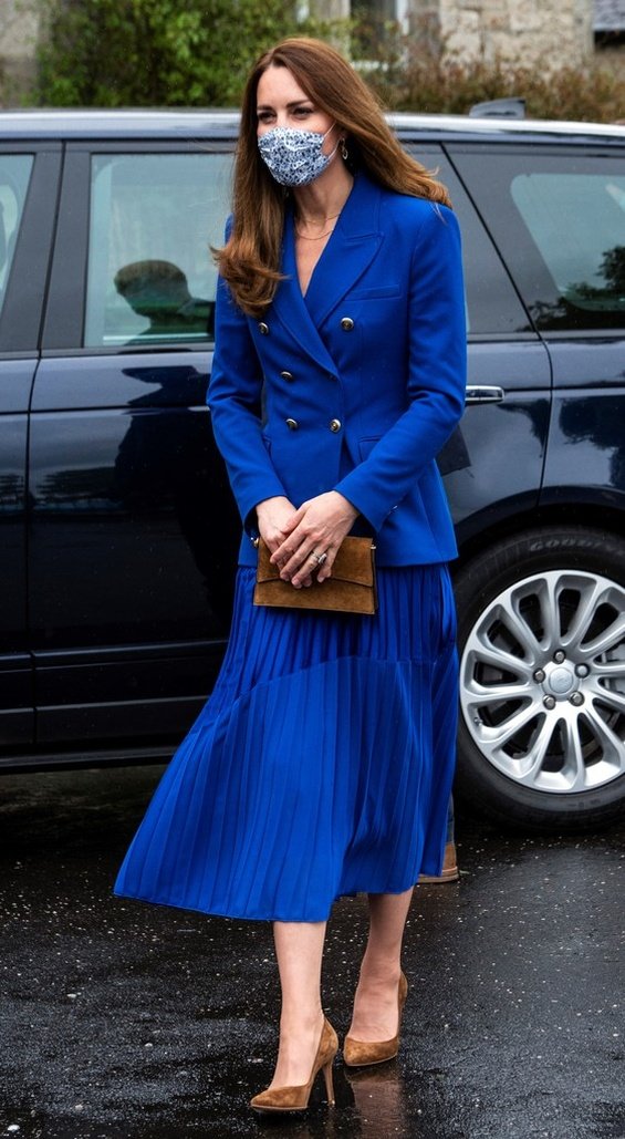 Kate Middleton in Royal blue styling inspired by Princess Diana