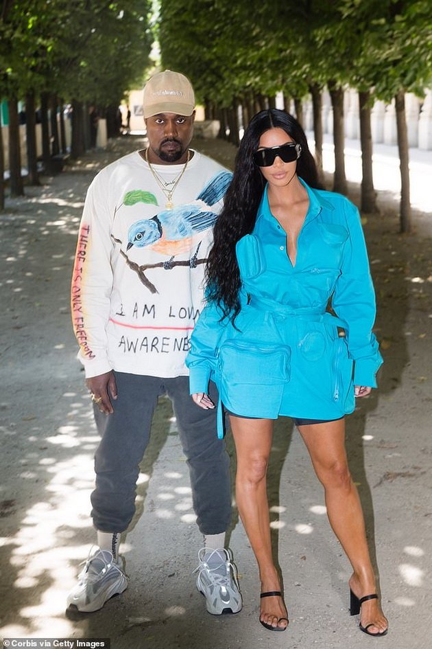 Kim Kardashian as a single woman accompanied by a billionaire, but with whom do they connect Kanye West?