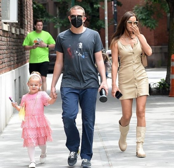 Parents above all: Irina Shayk and Bradley Cooper with daughter Lea in New York