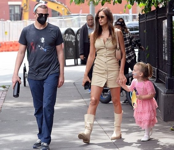 Parents above all: Irina Shayk and Bradley Cooper with daughter Lea in New York