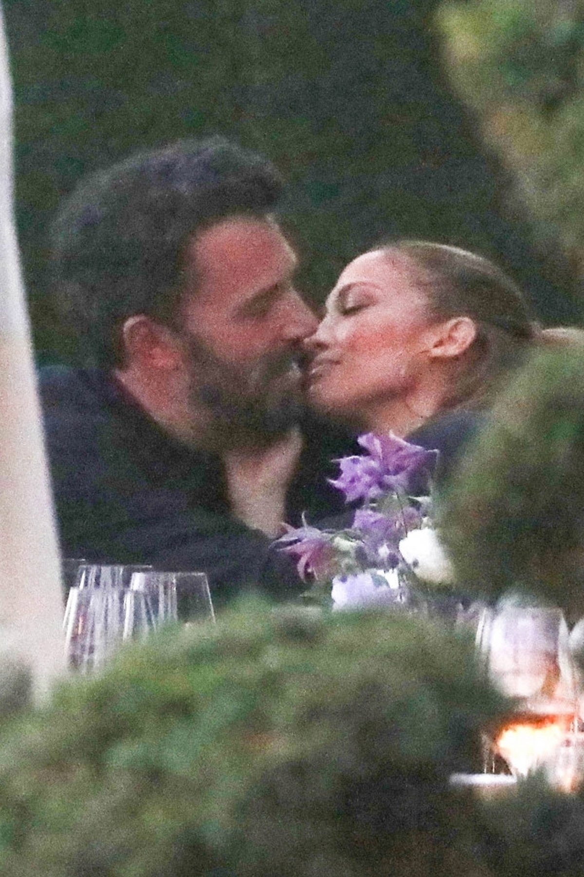 Jennifer Lopez and Ben Affleck were photographed kissing for the first time since their relationship resumed