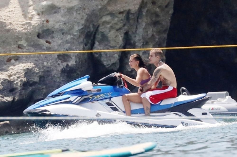 The beautiful Hailey Bieber rides a jet ski, Justin kisses her - The couple enjoys a vacation in Greece