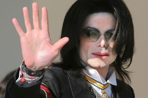 Michael Jackson breaks records after death - Over a billion views for Billie Jean