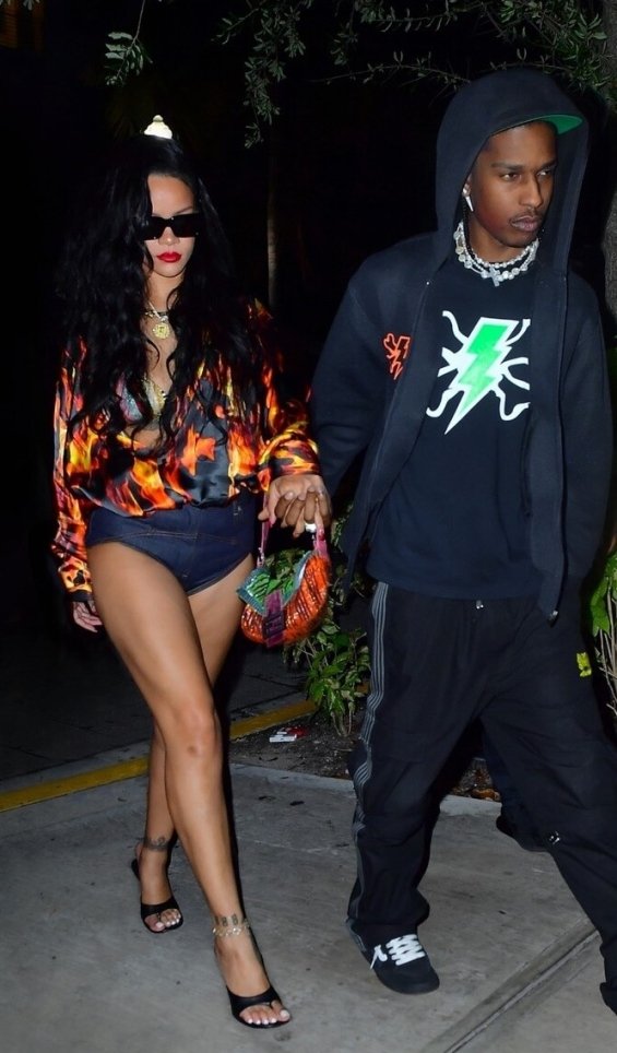 Rihanna is beautiful and modern when she goes out with her boyfriend ASAP Rocky