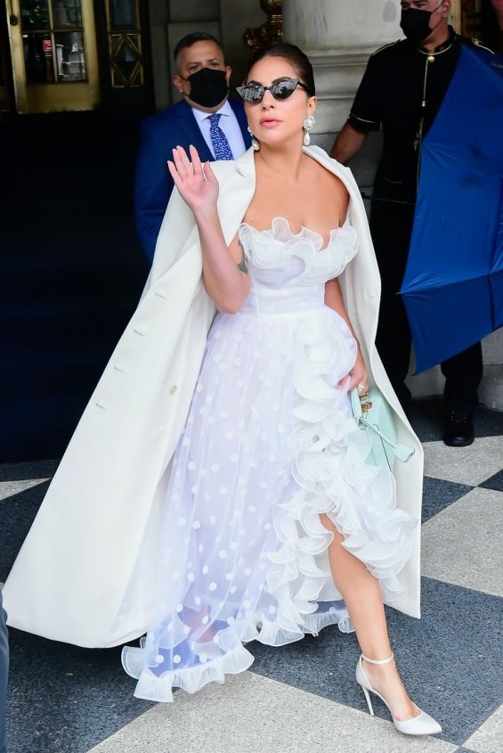 Mini Fashion Marathon: Lady Gaga glamorous diva in 4 stylish editions in New York