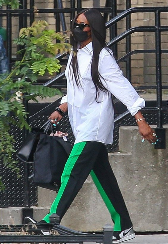 Naomi Campbell photographed for the first time on a walk with the baby in New York