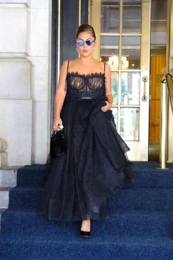 Mini Fashion Marathon: Lady Gaga glamorous diva in 4 stylish editions in New York