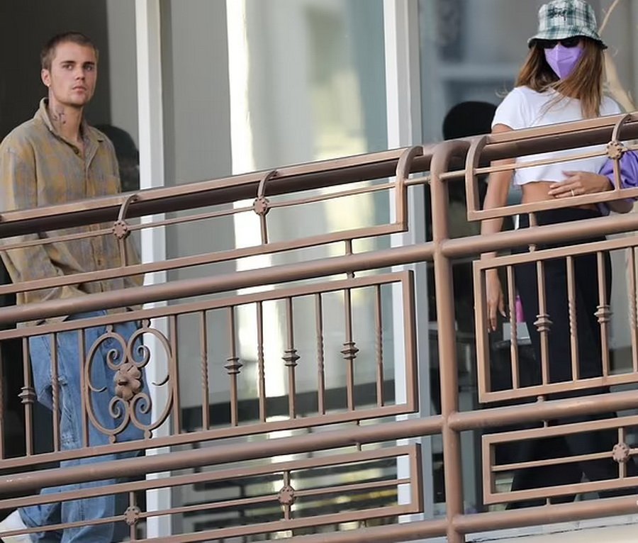 After the scandalous video when Justin Bieber screamed at Hailey Bieber - The couple appeared holding hands