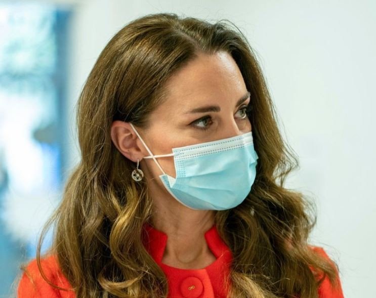 Catherine, Duchess of Cambridge in self-isolation - She had contact with an infected person