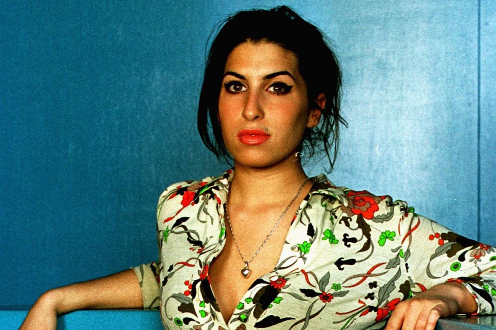 Quotes from Amy Winehouse: "Never lie to someone who trusts you. Never trust the one who lied to you."