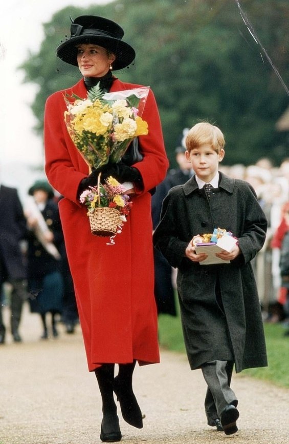 Sadness and drama: An emotional first trailer for a new Princess Diana movie with Kristen Stewart