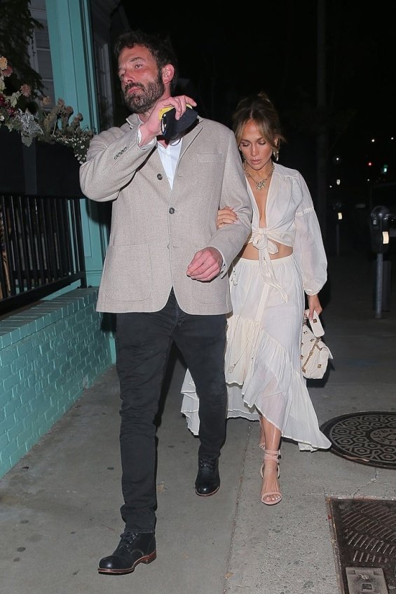 Jennifer Lopez in a sexy outfit for an evening out with Ben Affleck