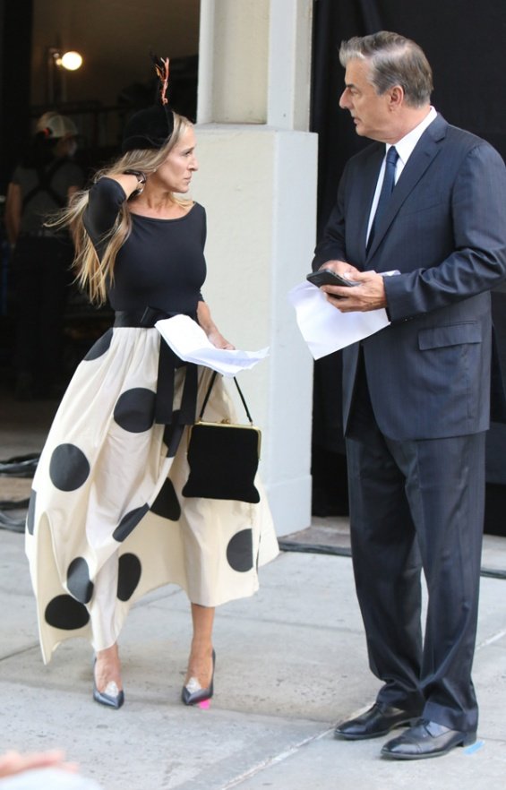 Carrie Bradshaw and Mr. Big on the set of Sex and the City sequel