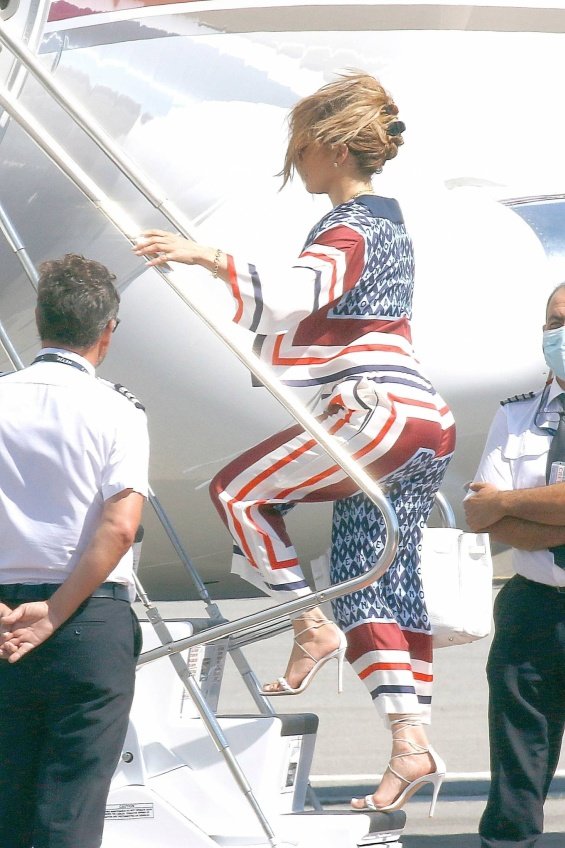 Modern traveler: Jennifer Lopez in a set from Valentino in Saint Tropez