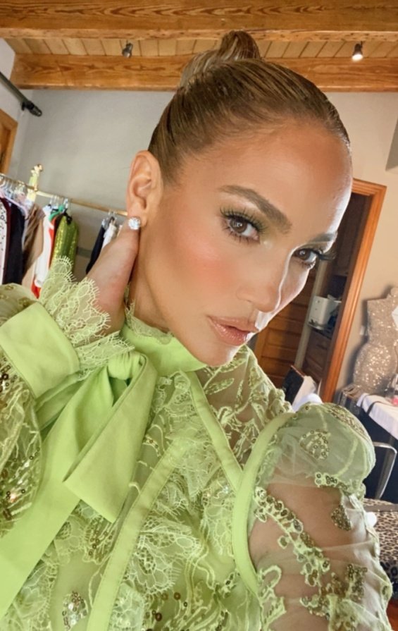 Jennifer Lopez in a sexy outfit for an evening out with Ben Affleck