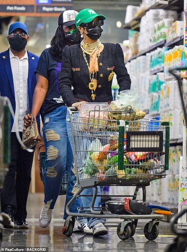 She became a billionaire, but Rihanna is still shopping on her own