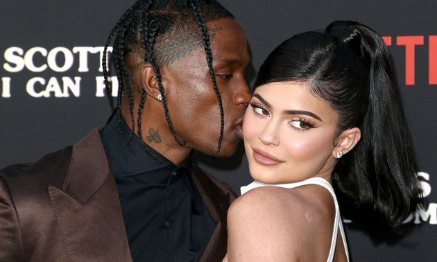 Kylie Jenner and Travis Scott surprised their daughter with a school bus, the public criticized them: "They have no contact with reality!"