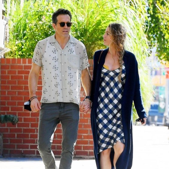 PHOTO: Blake Lively and Ryan Reynolds in a casual edition on a walk in New York
