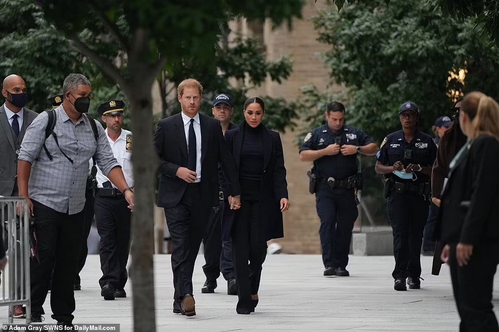 Meghan and Harry's first joint appearance after the family scandal - The Royal couple is back in style