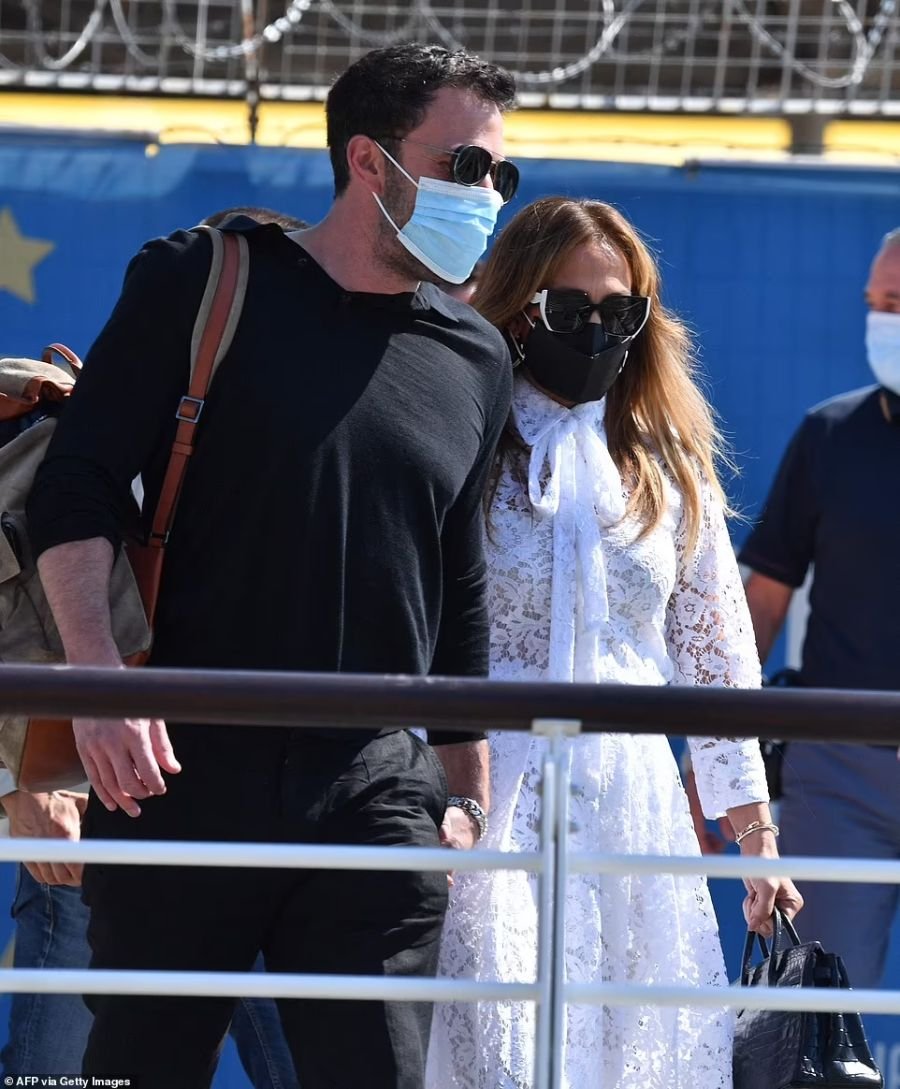 PHOTO: Jennifer Lopez and Ben Affleck together in Italy