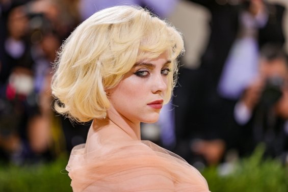 Billie Eilish as Marilyn Monroe in a huge dress at the Met Gala 2021