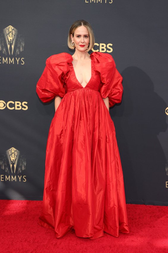 PHOTO: Emmy Awards 2021 Red Carpet Fashion