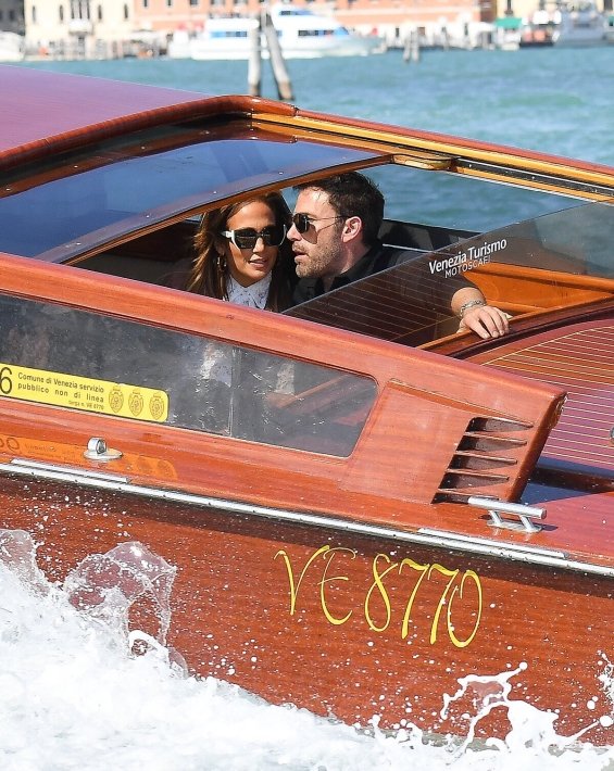 PHOTO: Jennifer Lopez and Ben Affleck together in Italy