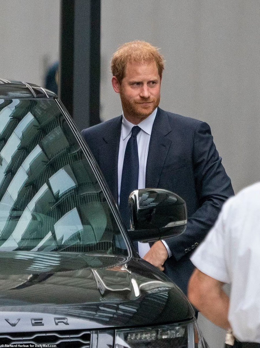 Meghan and Harry's first joint appearance after the family scandal - The Royal couple is back in style