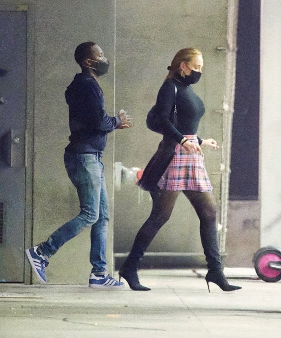 PHOTO: Adele in a mini skirt for a love date with new boyfriend Rich Paul