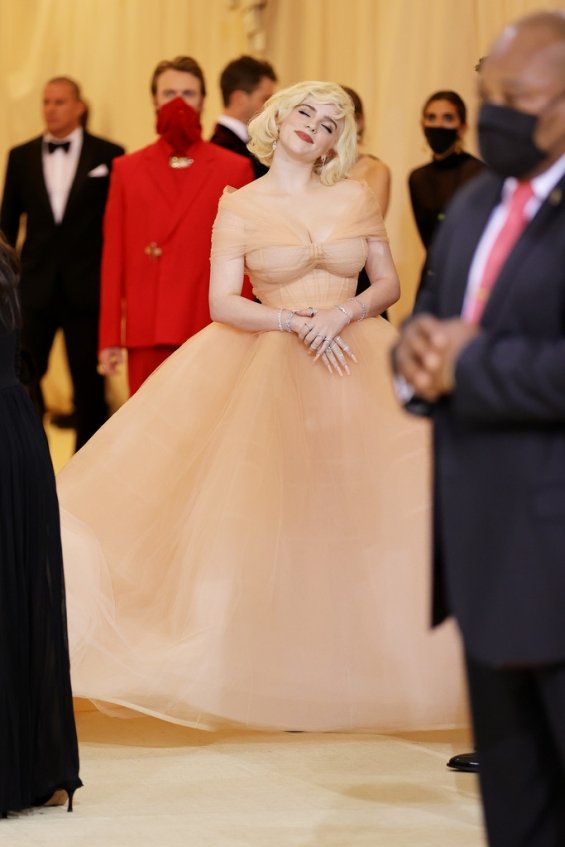 Billie Eilish as Marilyn Monroe in a huge dress at the Met Gala 2021