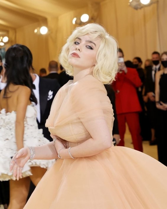 Billie Eilish as Marilyn Monroe in a huge dress at the Met Gala 2021