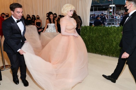 Billie Eilish as Marilyn Monroe in a huge dress at the Met Gala 2021