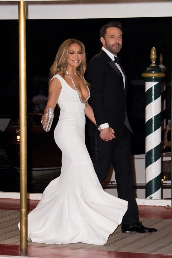 Jennifer Lopez shone next to Ben Affleck on the red carpet in Venice