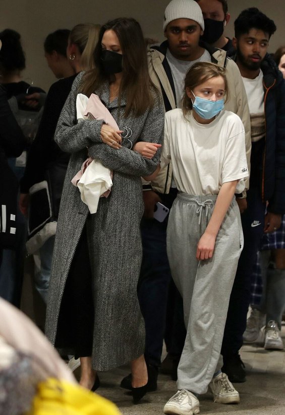 Angelina Jolie photographed with her daughter Vivienne while shopping