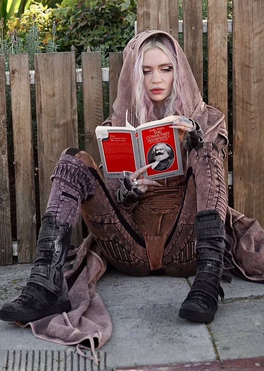 Grimes was photographed walking through Los Angeles for the first time since breaking up with Elon Musk