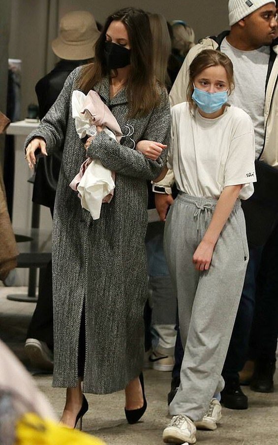 Angelina Jolie photographed with her daughter Vivienne while shopping