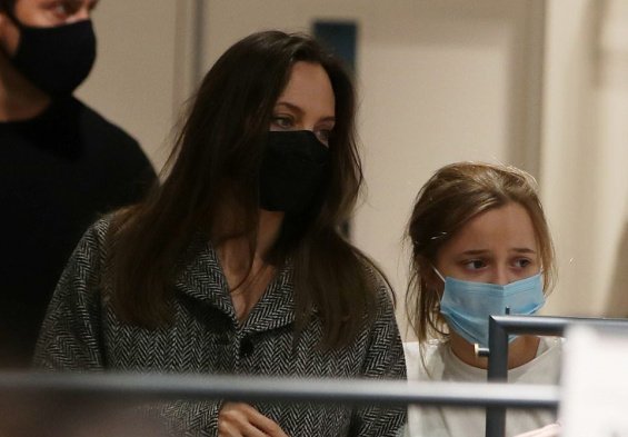 Angelina Jolie photographed with her daughter Vivienne while shopping