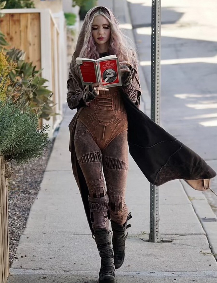 Grimes was photographed walking through Los Angeles for the first time since breaking up with Elon Musk