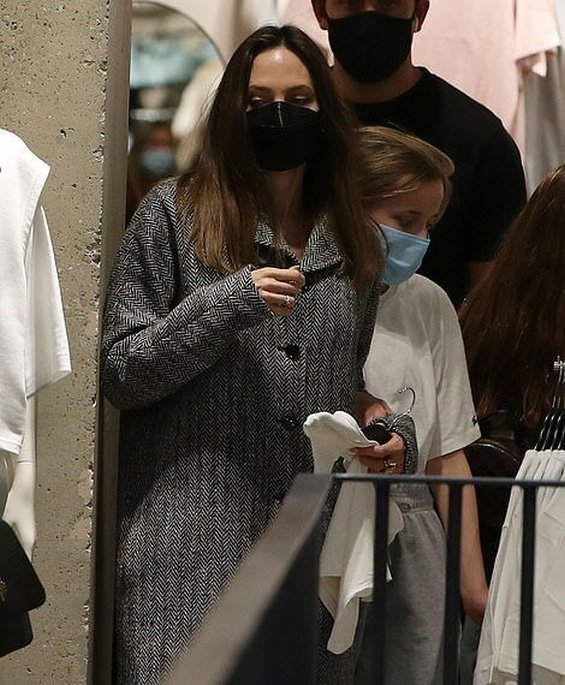 Angelina Jolie photographed with her daughter Vivienne while shopping