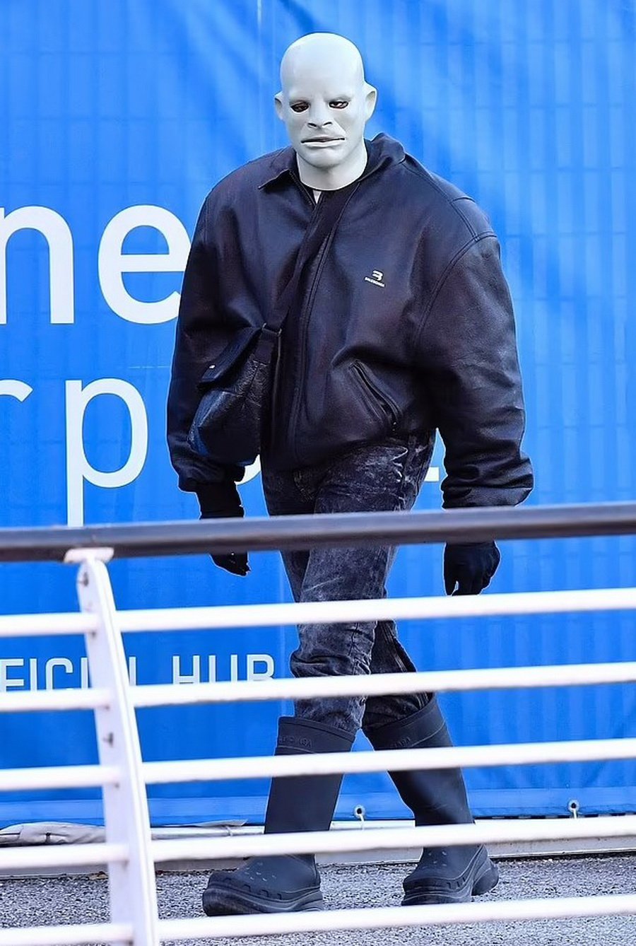 Fans worried about Kanye West's mental health - He walks with bizarre rubber face masks