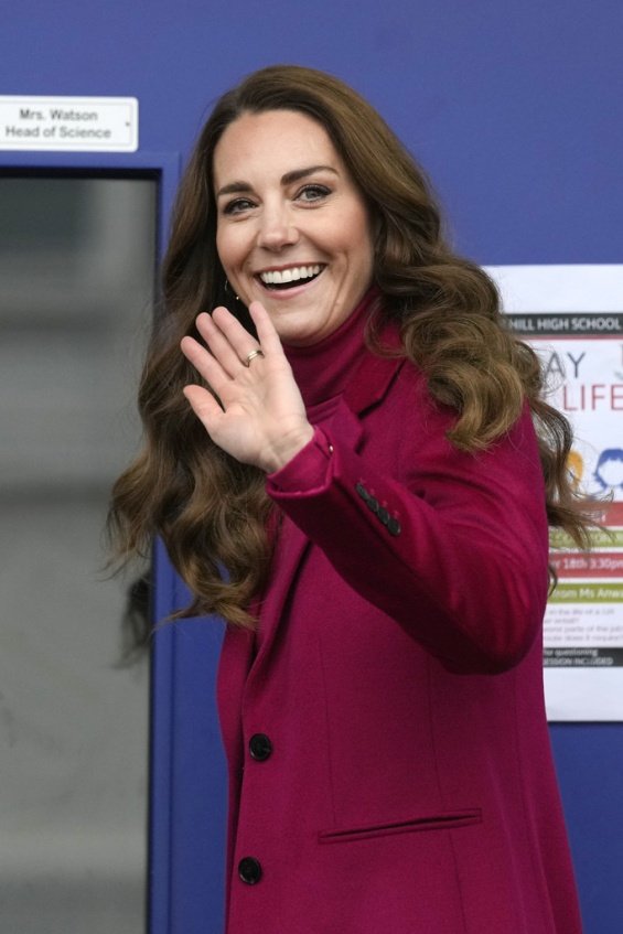 Duchess Catherine visits a school in London