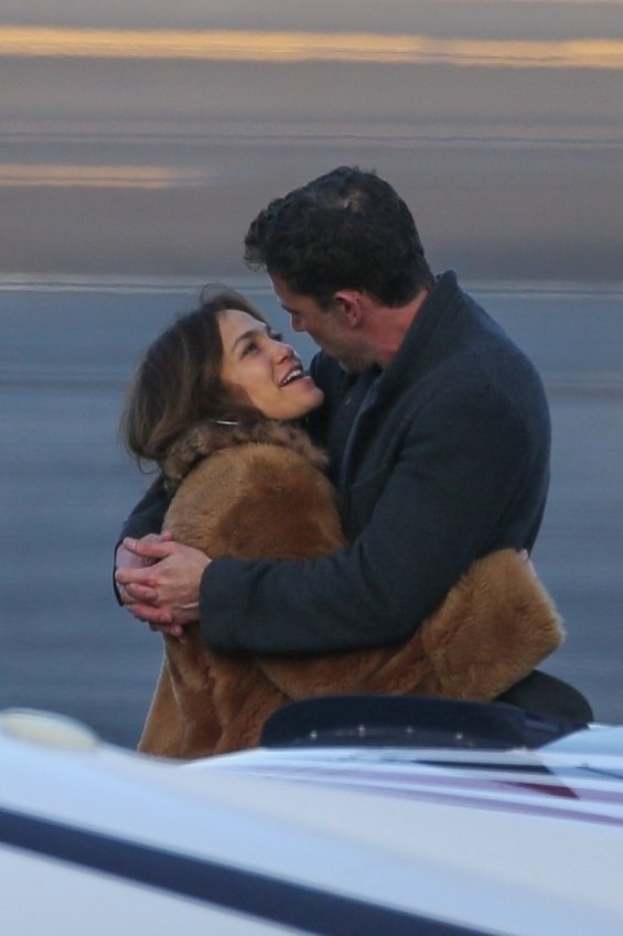 Paparazzi photos: Jennifer Lopez and Ben Affleck say goodbye at the airport with hugs and kisses