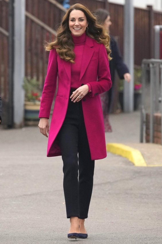 Duchess Catherine visits a school in London