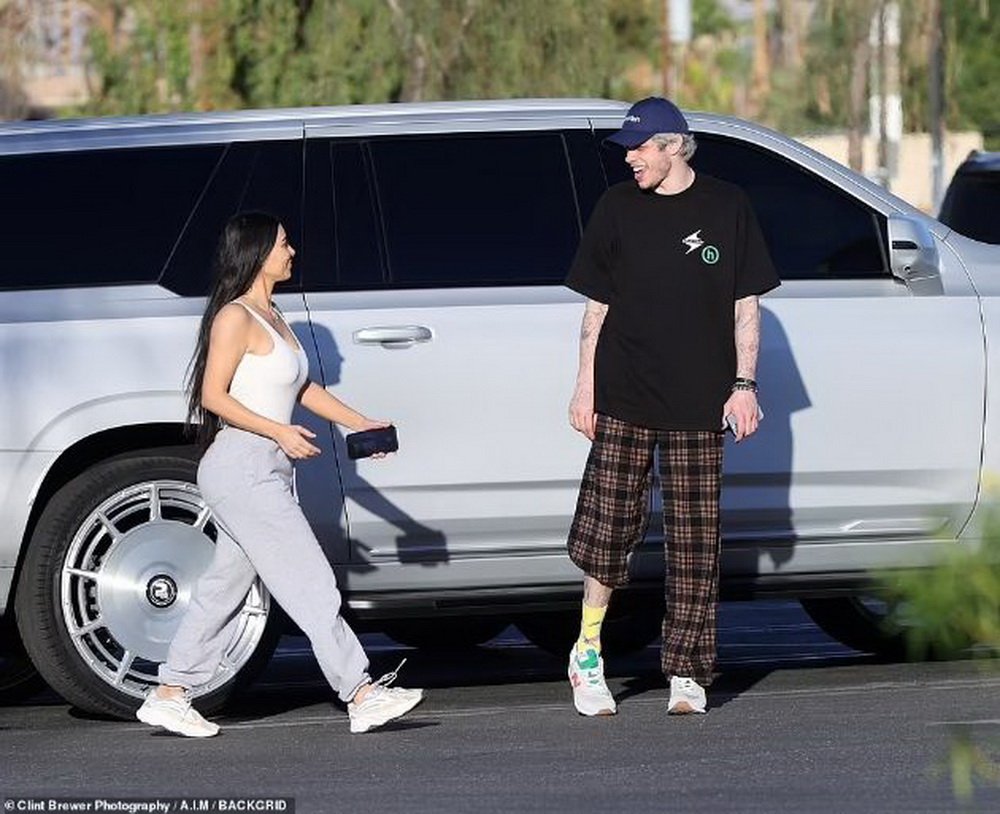 Kim Kardashian and Pete Davidson photographed holding hands - They confirmed the relationship