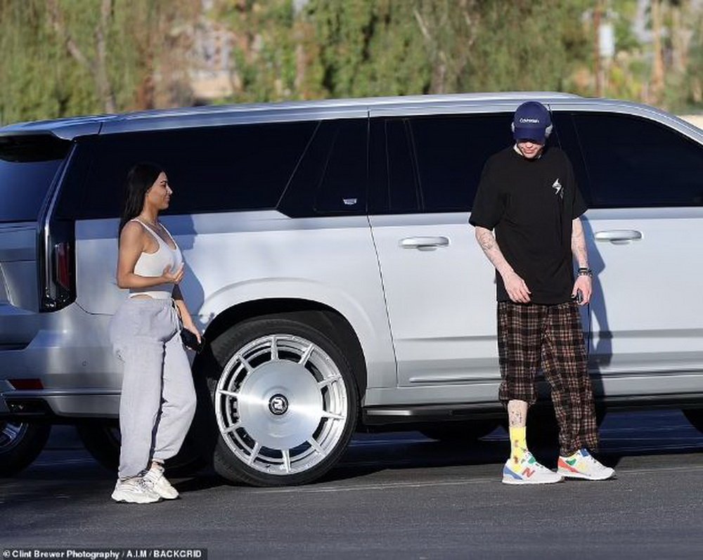 Kim Kardashian and Pete Davidson photographed holding hands - They confirmed the relationship