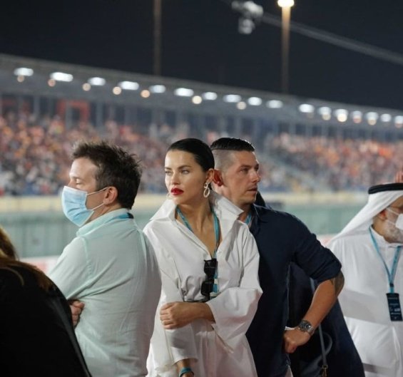 Adriana Lima and Andre Lemmers watched the race for the Qatar Grand Prix